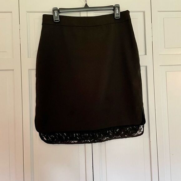 SALE Ann Taylorblack lace trim pencil skirt size 8 - Picture 2 of 6